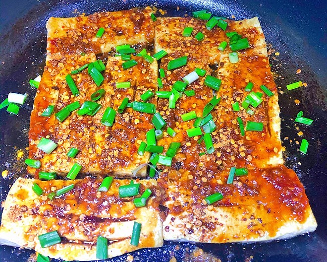 家庭版香煎铁板豆腐详情 花卷厨房美食菜谱大全 花卷厨房 家庭版香煎铁板豆腐详情 花卷厨房美食菜谱大全 花卷厨房